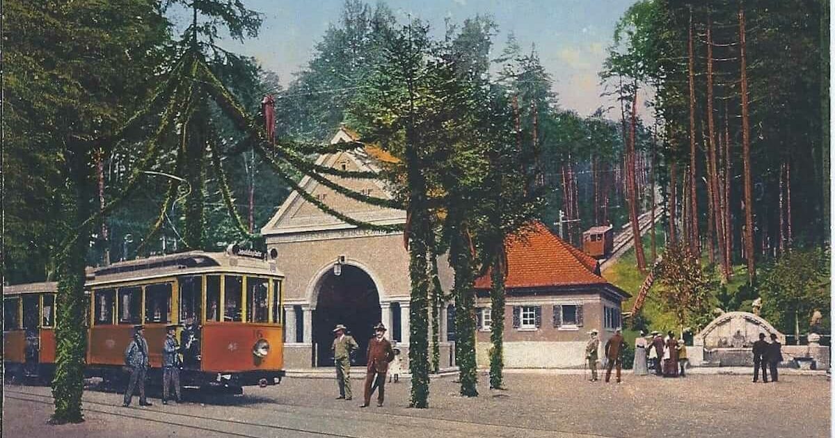 Historische Postkarte mit der Abbildung ders Banhofs der Merkurbahn in Baden-Baden Historische Talstation Merkur in Baden-Baden | Hotel am Sophienpark