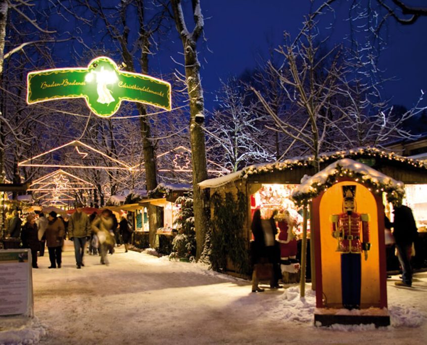 Huts at the Christkindelsmarkt in Baden-Baden | Hotel am Sophienpark