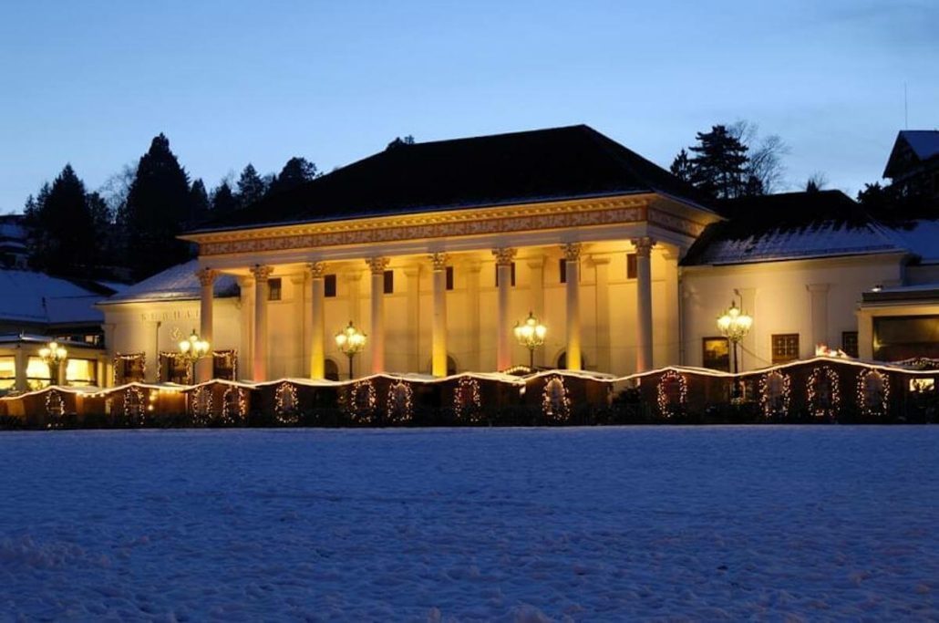 Christmas market in front of the Kurhaus Baden-Baden | Hotel am Sophienpark