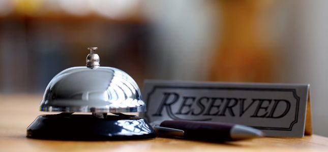 Günstige Preise für Hotelzimmer findet man online auf der Hotel Webseite mit den besten Angeboten für einen Kurzurlaub in Baden-Baden