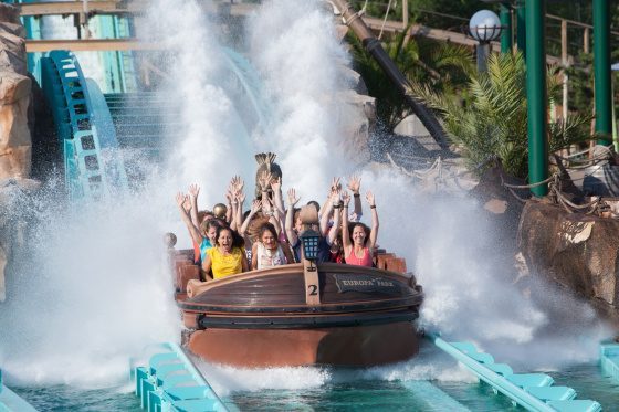 Der Europapark Rust zählt zu den größten Freizeitparks. Achterbahnen, Wasserparks mit tollen Rutsche und einmaligen Shows. Man ist schnell mit der Bahn oder mit dem Auto von Baden-Baden nach Rust gefahren.