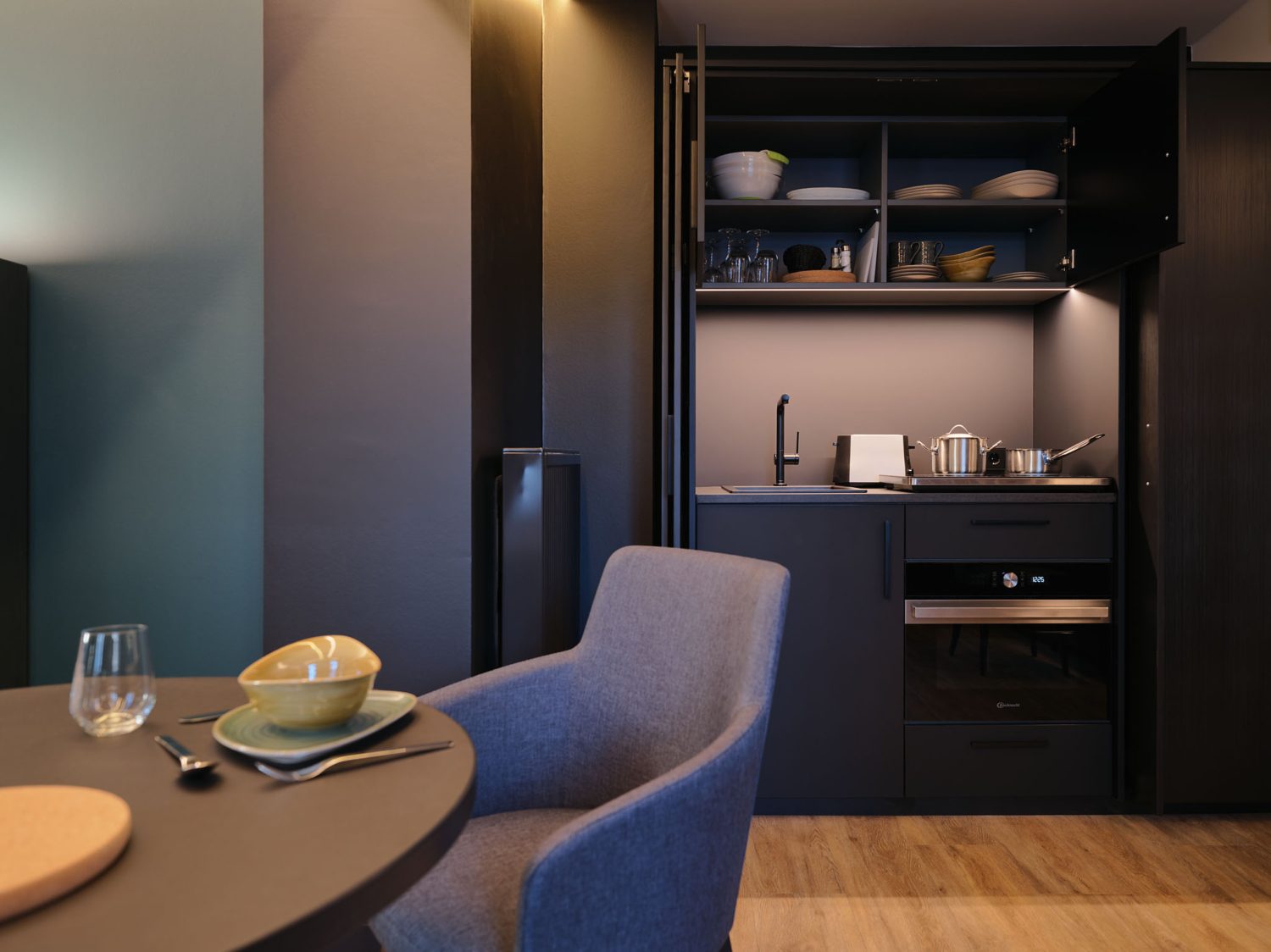 In vielen Zimmern der hotel am Sophienpark Dependance in Baden-Baden können Sie eine vollausgestattete Kitchenette dazu buchen.