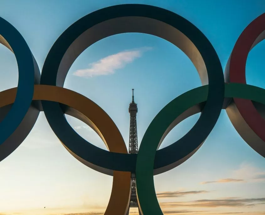 Im Sommer 2024 finden in Paris die Olypischen Spiele statt. Baden-Baden ist nur 2,5 Stunden mit dem TGV entfernt. In Stuttgart wird die Fußball EM 2024 ausgetragen. Das Hotel am Sophiepnark mitten in Baden-Baden ist der ideale Rüxk