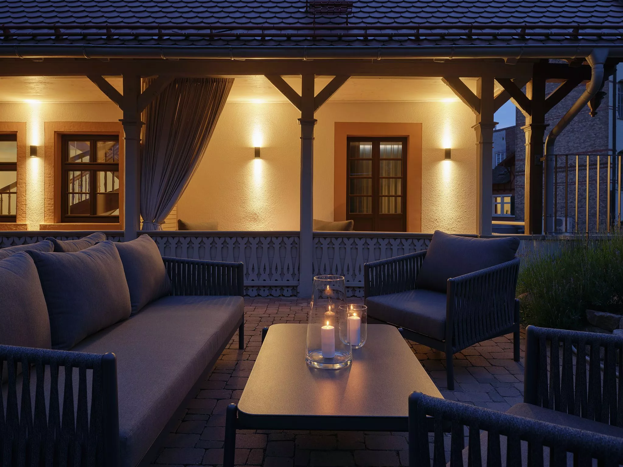 Die Dependance des Hotel am Sophienpark bietet an lauen Sommerabenden eine wunderschöne Veranda zum Sitzen
