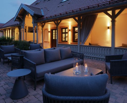 The Dependance Veranda is a wonderful place to relax. It is located directly at the hotel park of Hotel am Sophienpark.
