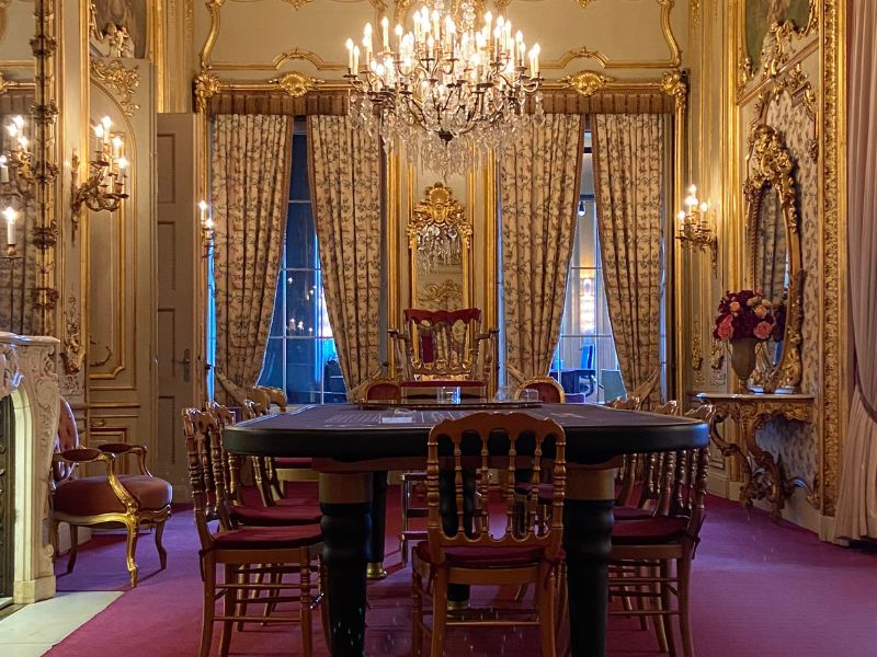 Nur wenige Schritte von der Hotel am Sophienpark Dependance entfernt liegt das schöne Casino Baden-Baden