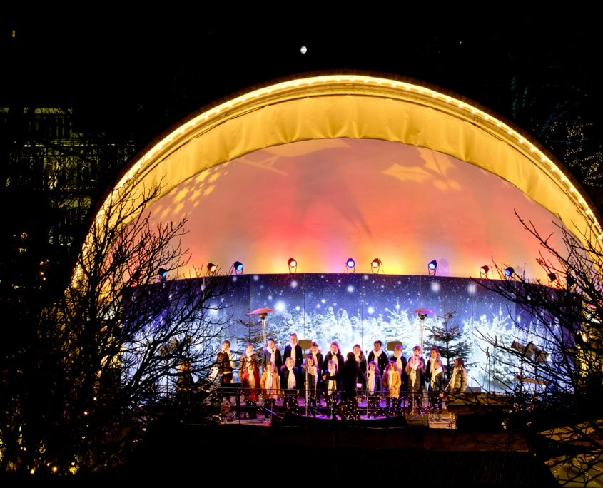 Die Himmelsbühne vor der Konzertmuschel vor dem Kurhaus Baden-Baden.