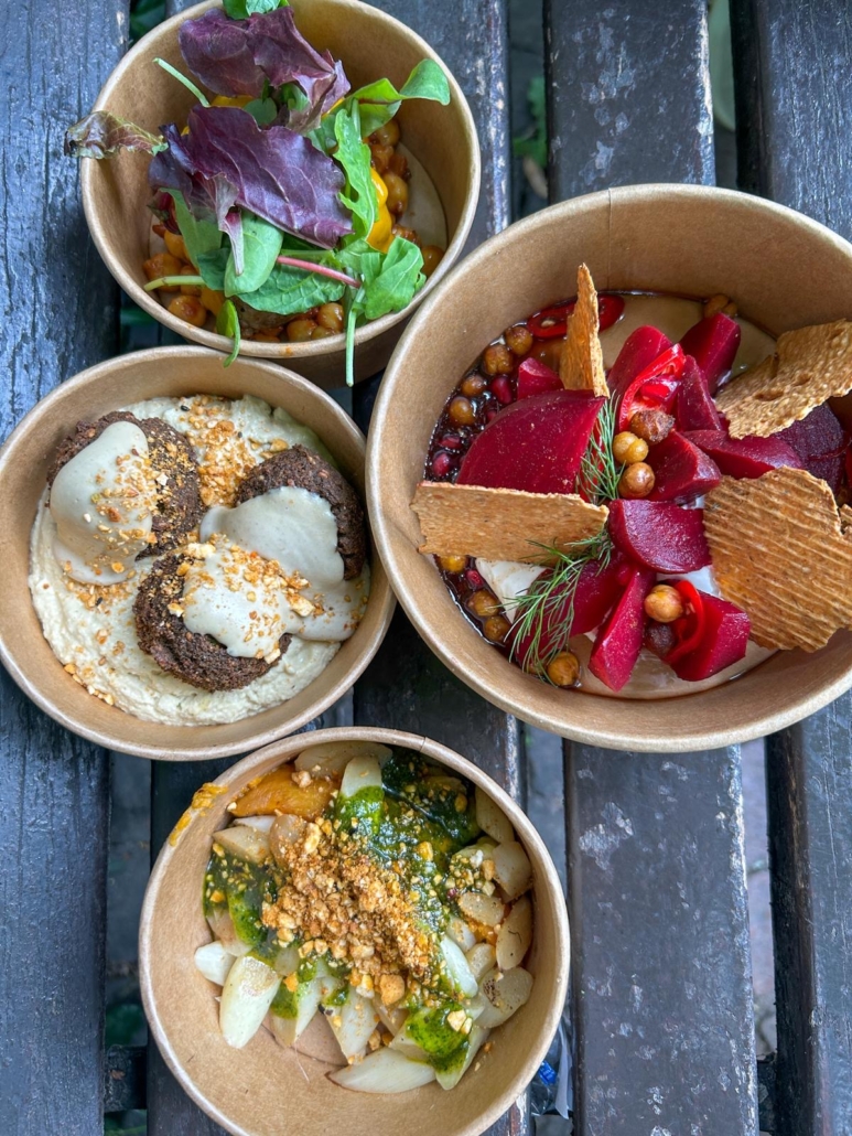 1733 Foodtrailer & Catering bietet Levante Streetfood. Das Foto ist vom Augustaplatz Baden-Baden