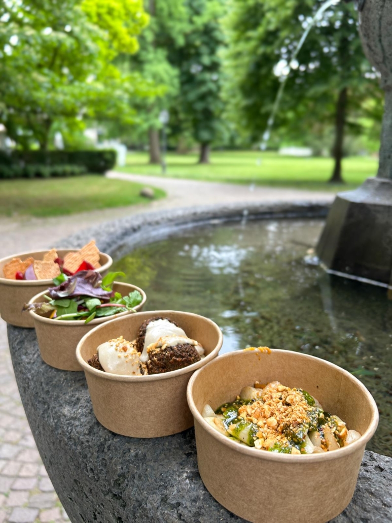 1733 Foodtrailer & Catering - Levante Streefood at Augustaplatz in Baden-Baden